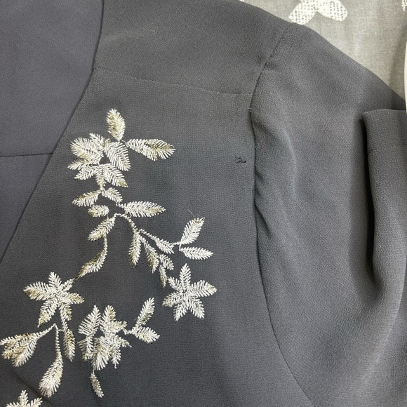 🩶”WHBM” Bluish Gray Long Sleeve Dress w/ White and Gold Floral Embroidery Sz 12🩶 - Picture 10 of 16